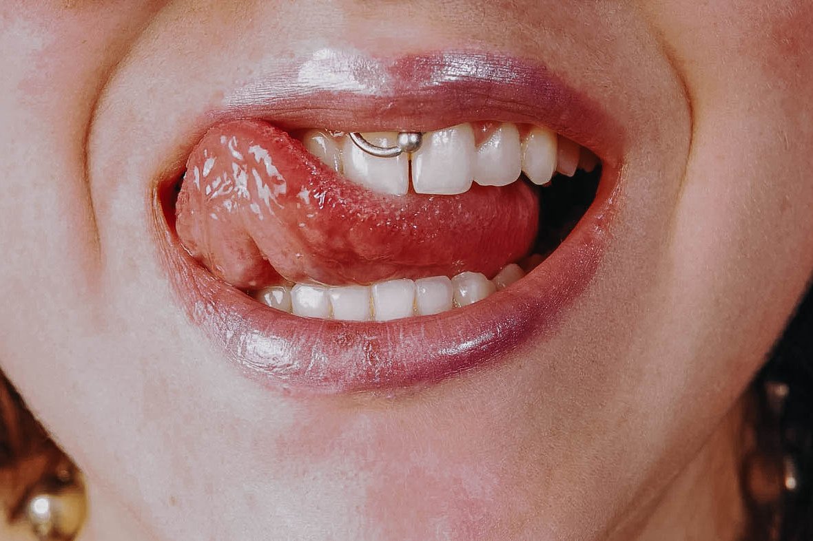 1-smiley-piercing-hero-banner