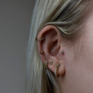 Hojení helix piercingu v chrupavce s důrazem na klid a hygienu