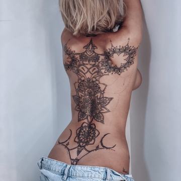 Návrh tetování na zádech ve studiu VEAN TATTOO