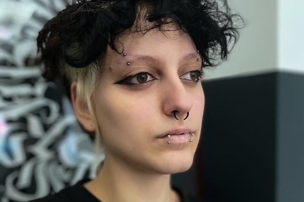 Kroužek do nosu až po zahojení a kontrole u piercera