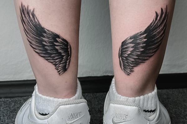 Blackwork tetování na lýtko