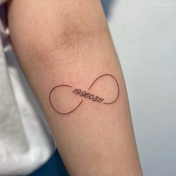 Infinity-tattoo-with-big-meanings-4-935x1024