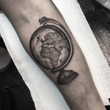 World-Globe-Tattoo-by-Henbohenning