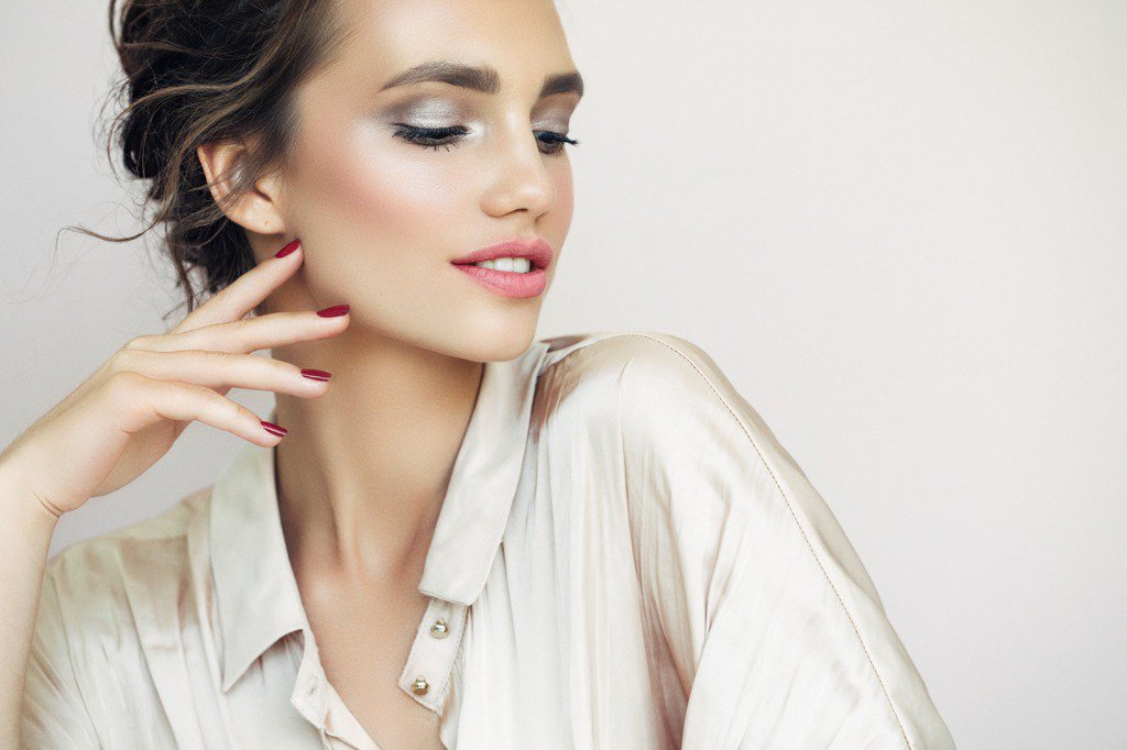 beautiful-woman-picture-id889049822.jpg