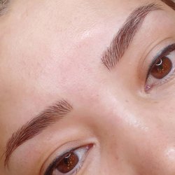 Vlaskování obočí