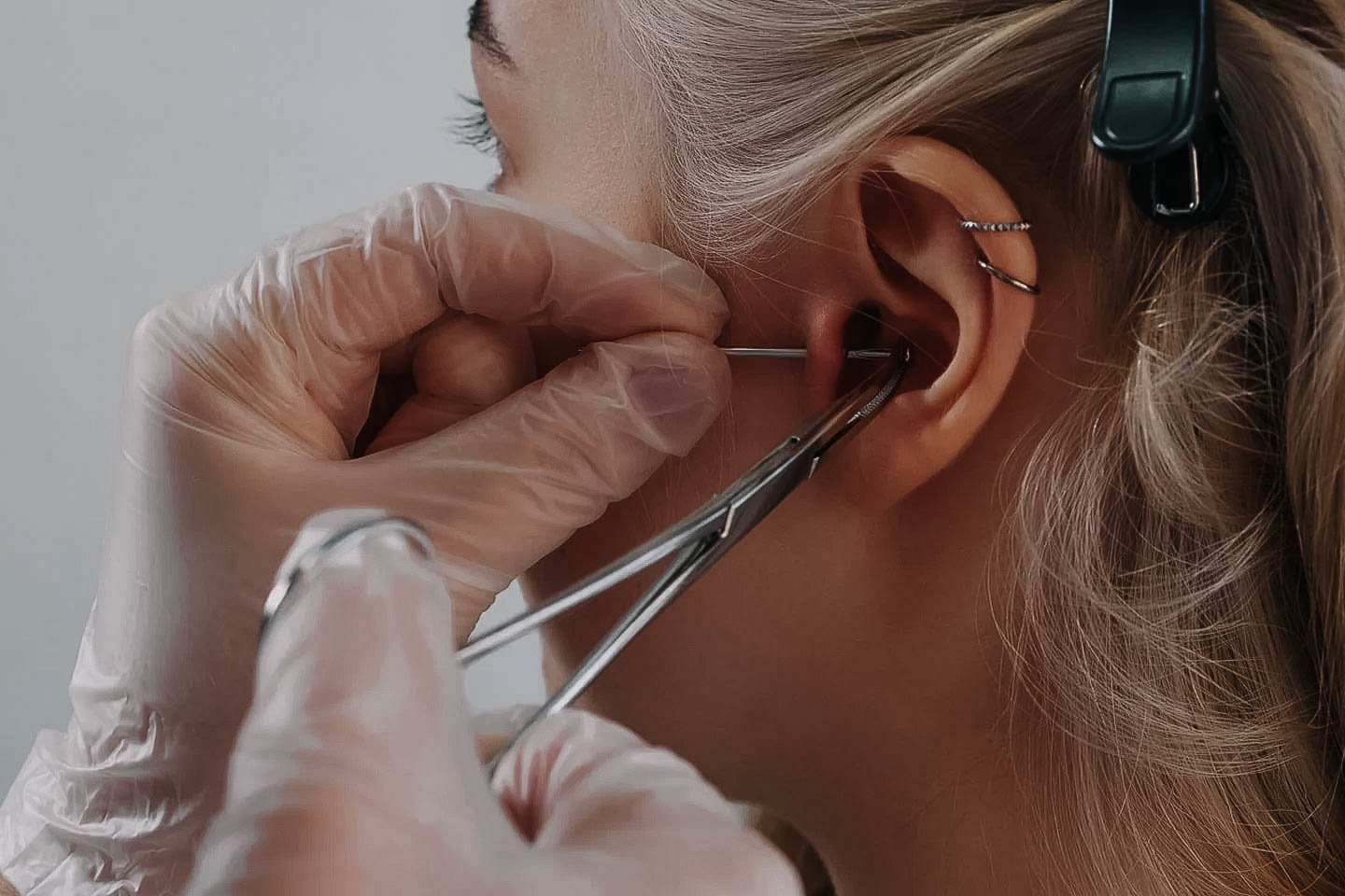 getting-tragus-pierced