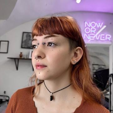 Inspirace na piercing nosu s ohledem na hojení, bolestivost a styl