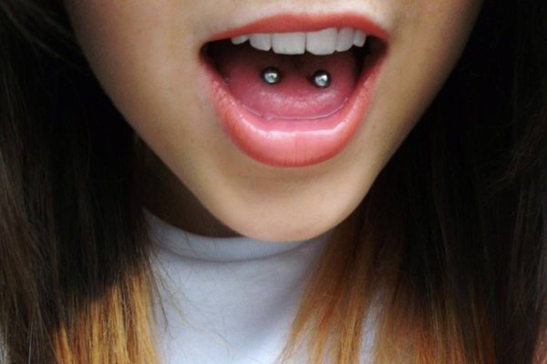 tonguepiercingLB