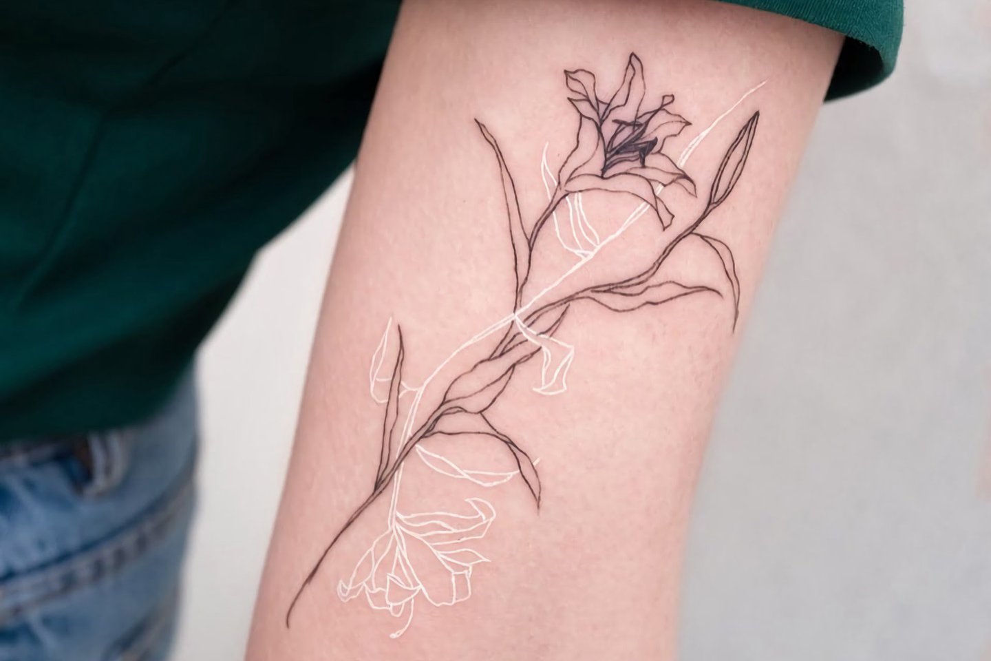 white-flower-tattoo.jpg